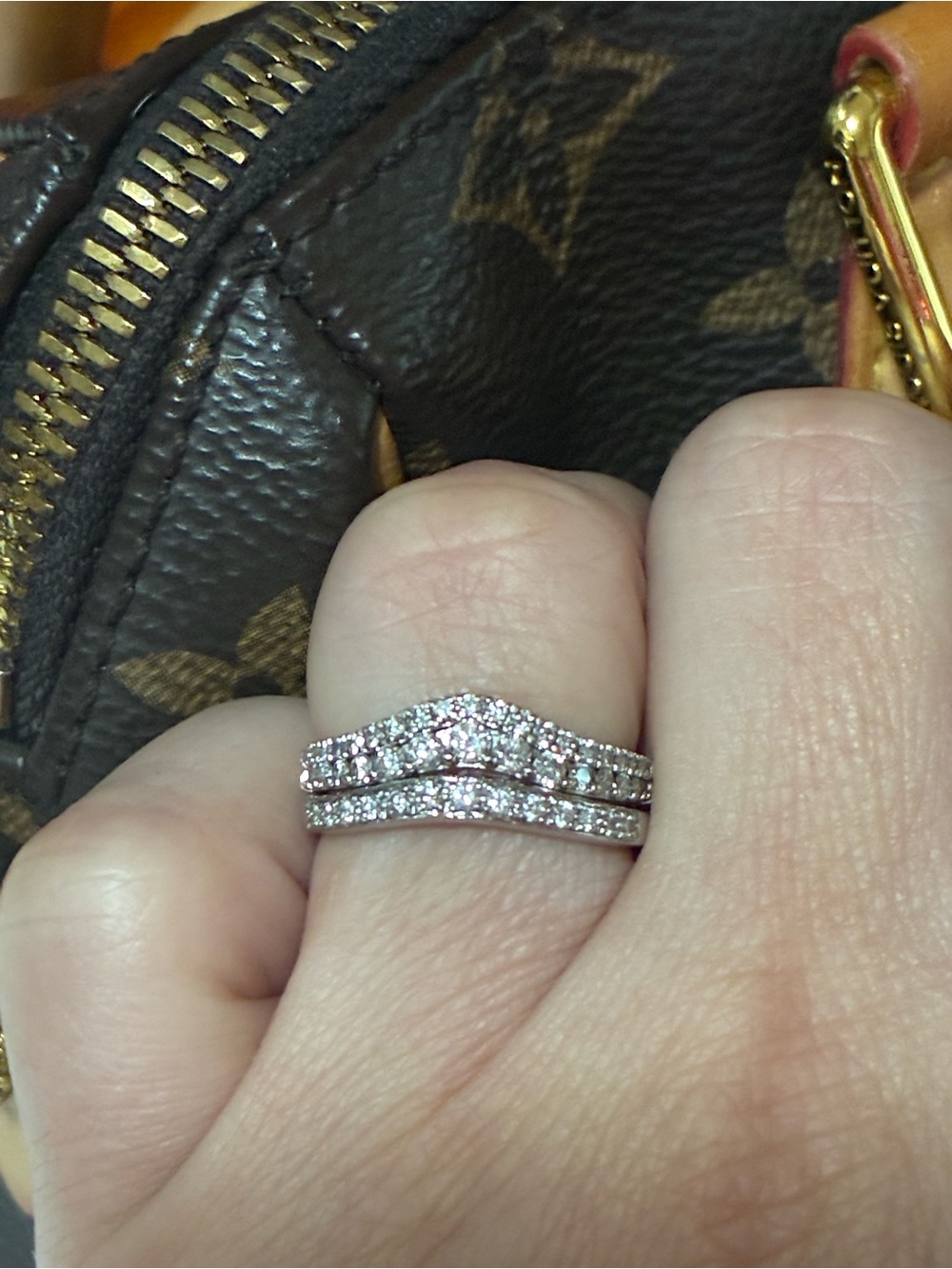 14k solid gold two bands natural diamonds very sparkly and beautiful for anyday